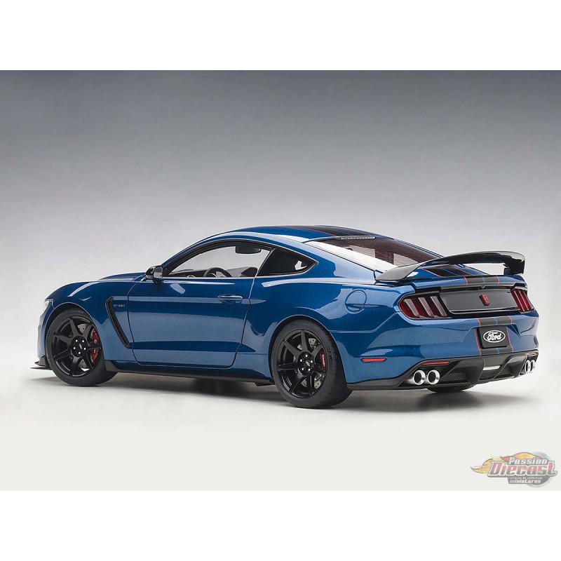 autoart shelby gt350