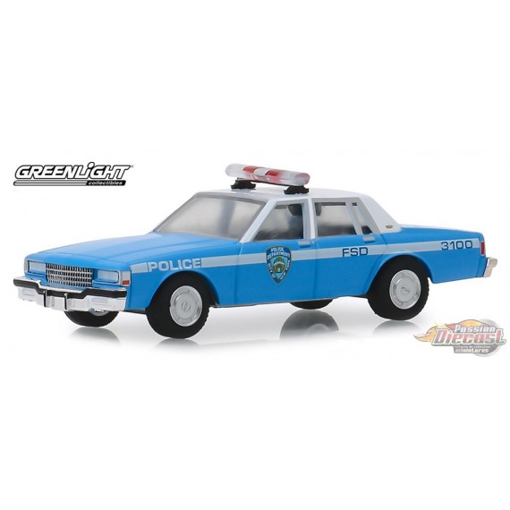 Greenlight 42890-C Hot Pursuit Series 32-1990 Chevrolet Caprice New York City Police Dept NYPD 1:64 Scale