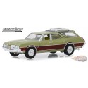 1971 Oldsmobile Vista Cruiser in Palm Green Metallic w/ Woodgrain  Estate Wagons Series 4 - 1/64  Greenlight 29970 C