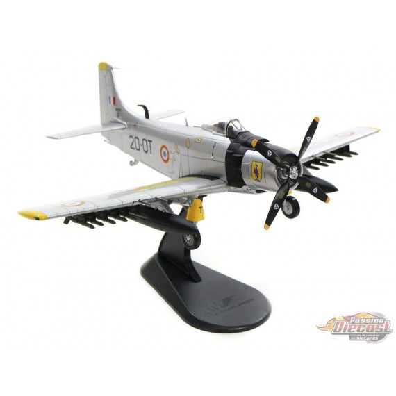 Douglas AD-4 Skyraider armée de l'air française  EC 2/20 Quarsenis, Algeria, 1960s Hobby Master 1/72  HA2916  Passion Diecast 