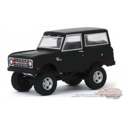 1968 Ford Icon Bronco   Mecum Auctions Series 4, 1-64 greenlight 37190 B    Passion Diecast