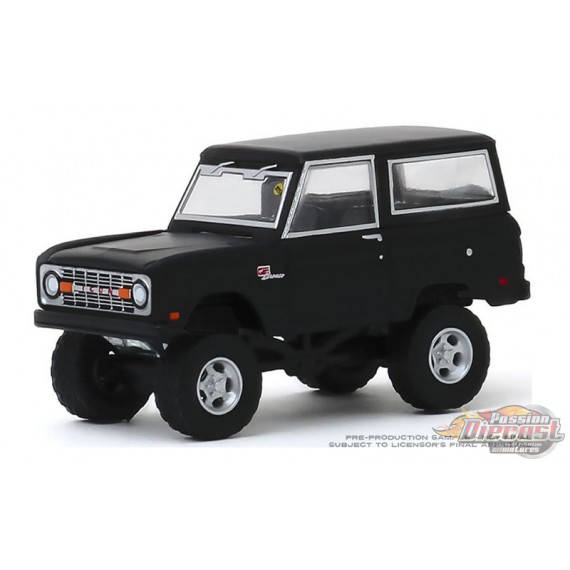 1968 Ford Icon Bronco   Mecum Auctions Series 4, 1-64 greenlight 37190 B    Passion Diecast