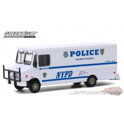 2019 Highway Patrol Step Van New York City Police (NYPD)  - H.D. Trucks  Series 18  1/64 Greenlight 33180 C Passion Diecast 