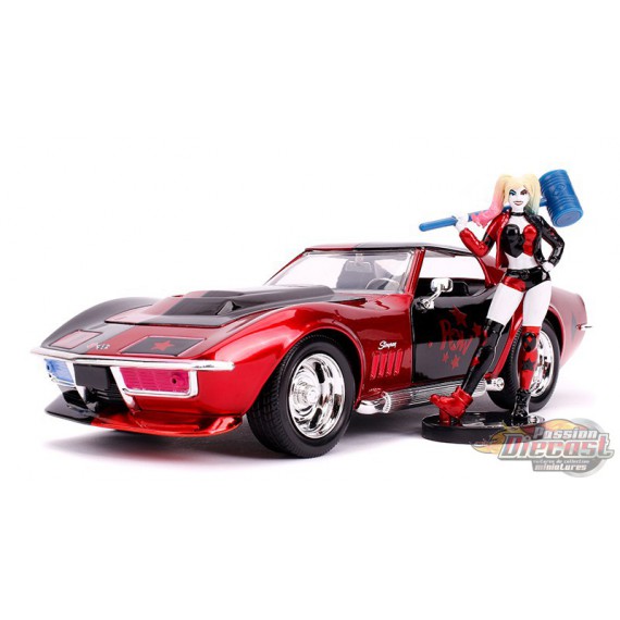 Corvette Stingray 1969 avec la figurine de Harley Quinn -  Jada 1/24 -31196  - Passion Diecast 