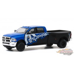 2017 Ram 3500 Dually MOPAR Off-Road Edition - Dually Drivers Series 4 - 1-64  Greenlight  - 46040 C - Passion  Diecast