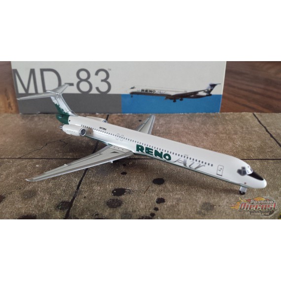 Dragon Wings 1/400 McDonnell Douglas MD-83 Reno Air / N879AA - Passion Diecast