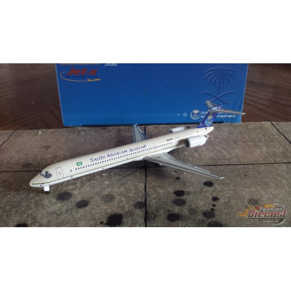 Dragon Wings / Jet-X 1/400 McDonnell Douglas MD-90 Saudi Arabian Airlines / HZ-APF - Passion Diecast