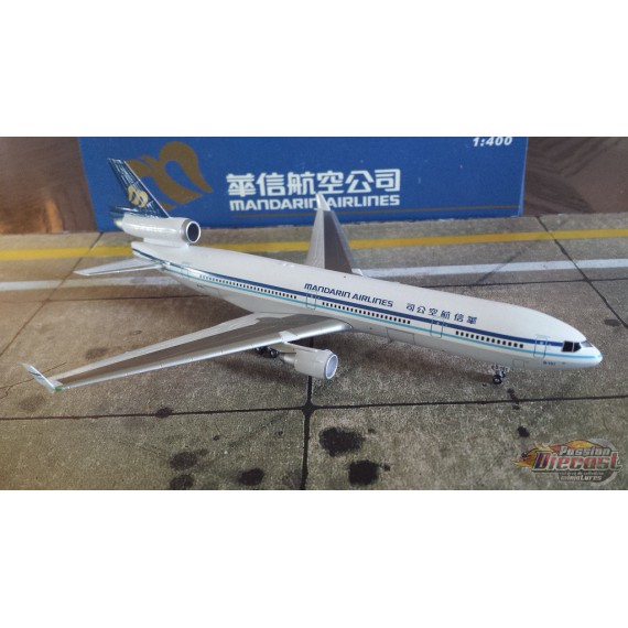 Dragon Wings 1/400 McDonnell Douglas MD-11 Mandarin Airlines / B-151 - Passion Diecast