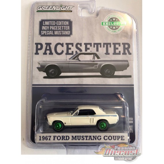 1967 Ford Mustang Coupé Indy Pacesetter Special - blanc Wimbledon / bandes Scotchlite  - GREENMACHINE 1/64  - 30161GR