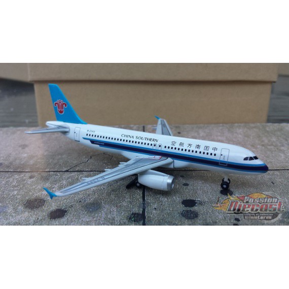 Dragon Wings 1/400 Airbus A320 China Southern / B-2343 / NO BOX - Passion Diecast