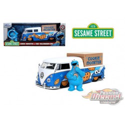 Sesame Street - 1962 Volkswagen Bus &  Cookie Monster  figure -  Jada 1-24 - 31751