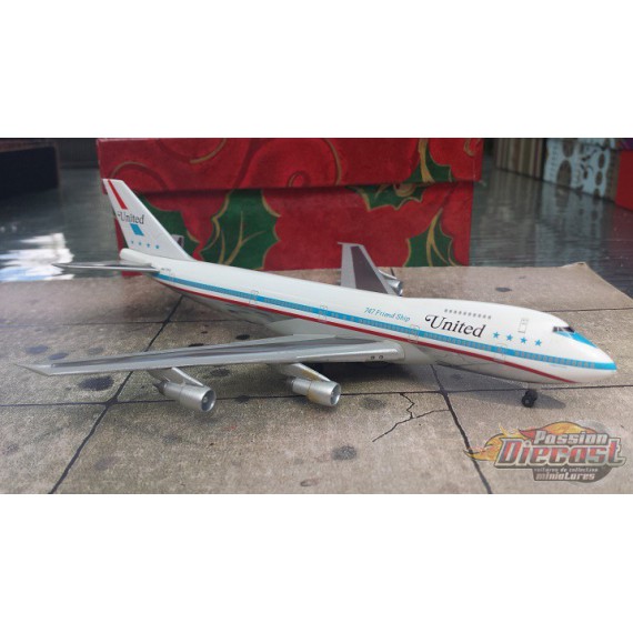 Dragon Wings 1/400 Boeing 747-200 United "Stars" / N4735U / NO BOX - Passion Diecast