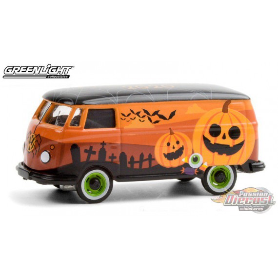 Volkswagen Type 2 Panel Van -  Halloween 2020 - Chinese Zodiac -  Hobby Exclusive 1/64 Greenlight - 30220  - Passion Diecast 