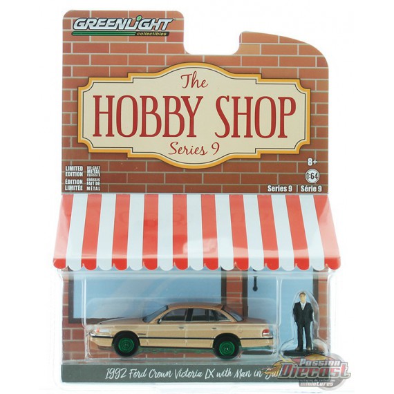 1992 Ford Crown Victoria LX with Man in Suit - The Hobby Shop Series 9 -  1/64 GREENMACHINE t-  97090 EGR