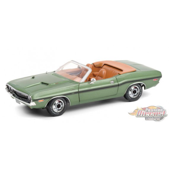 1970 Dodge Challenger R/T Convertible - F8 Green Metallic with Tan Interior - Greenlight 1/18 - 13586- Passion Diecast 