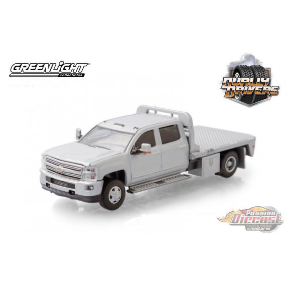 2015 Chevrolet Silverado 3500 Dually Flat Bed in Silver Ice - Dually Drivers  5 - Greenlight 1-64 - 46050 A -  Passion Diecast