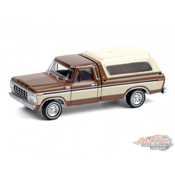 Greenlight 1:64 Blue Collar Collection 1979 Ford F-150 with Camper Shell Brown 