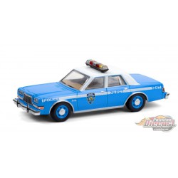 1982 Plymouth Gran Fury - NYPD Police Dept - Hot Pursuit Series 37 -1-64 Greenlight - 42950 B - Passion Diecast 