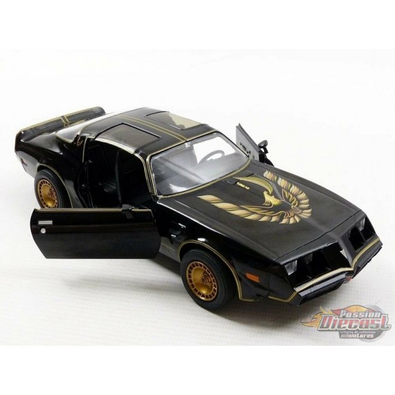 1980 Pontiac Firebird Trans Am Turbo 4.9L - Starlite Black with Golden Eagle Hood - Greenlight 1/24 - 84037