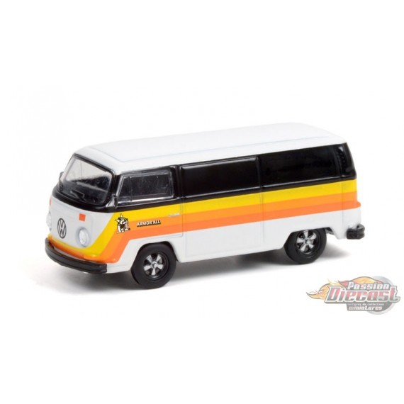 1976 Volkswagen Type 2 - Armor All  - Club Vee-Dub Series 13  Greenlight 1/64 - 36030 B - PASSION DIECAST  