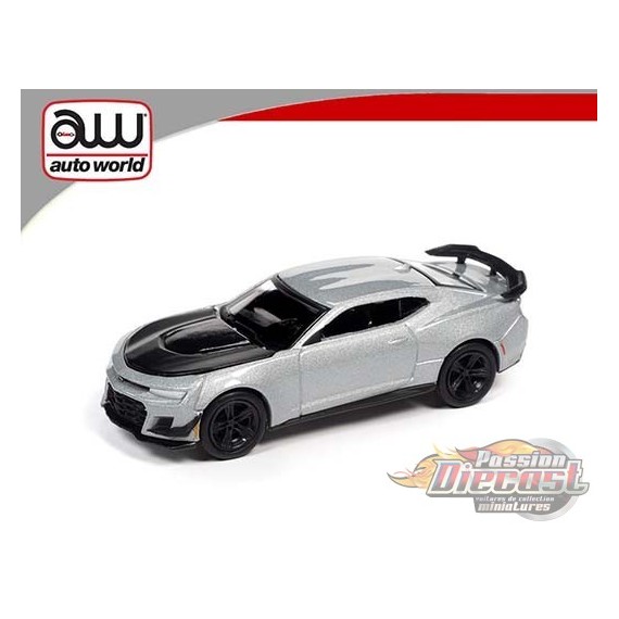 2019 Chevy Camaro ZL 1 1LE - Silver - Auto World 1/64 - AWSP066 B