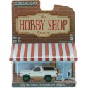 1996 Ford Bronco Eddie Bauer with Backpacker - The Hobby Shop Series 10 - 1/64 GREENMACHINE - 97100 FGR