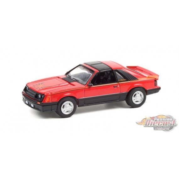 1981 Ford Mustang Cobra  en rouge vif - 1-64 greenlight - 13300 C - Passion Diecast