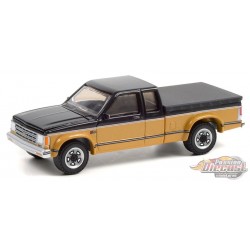 1990 Chevrolet S10 Tahoe with Tonneau Cover - Blue Collar Collection 9 - Greenlight 1/64 -  35200 E