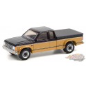 1990 Chevrolet S10 Tahoe with Tonneau Cover - Blue Collar Collection 9 - Greenlight 1/64 -  35200 E