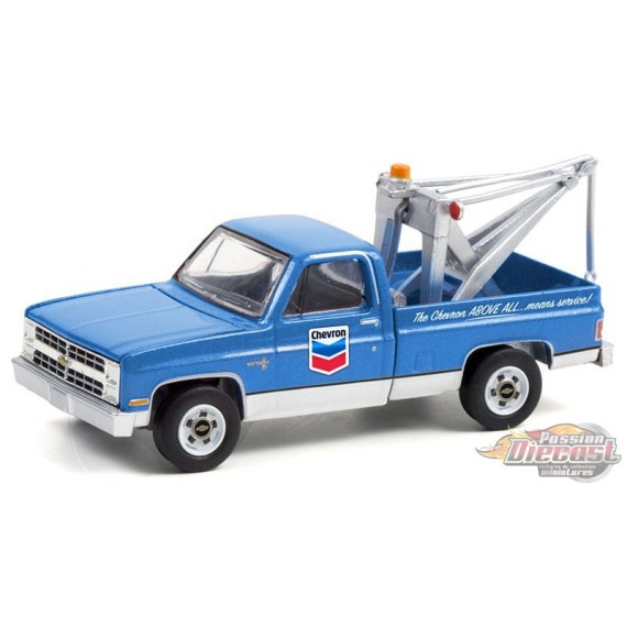 1983 Chevrolet C20 Scottsdale with Drop-In Tow Hook - Chevron - Blue Collar Collection 9 - Greenlight 1/64 -  35200 D