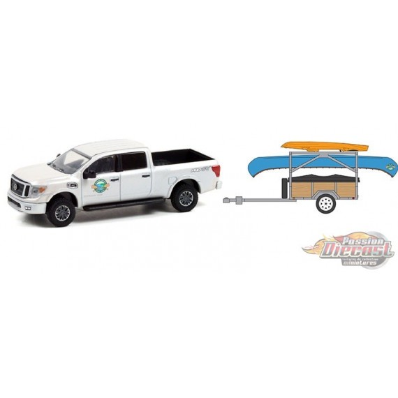 2019 Nissan Titan XD Pro-4X avec remorque , canoë et kayak - Hitch & Tow 23, 1/64 Greenlight - 32230 A  - Passion Diecast