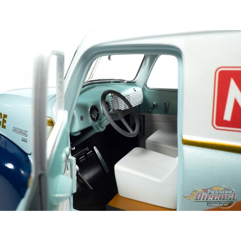 1948 Chevrolet Panel Police Van Mr. Monopoly Figurine Monopoly 1/18