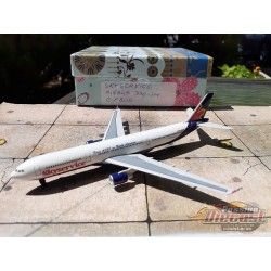 Dragon Wings 1/400 Airbus Industries A330-300 SkyService "First A330 in North America" / C-FBUS / NO ORIGINAL BOX