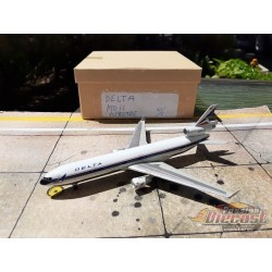 Dragon Wings 1/400 McDonnell Douglas MD-11 Delta "Old Colors" / N807DE / NO ORIGINAL BOX