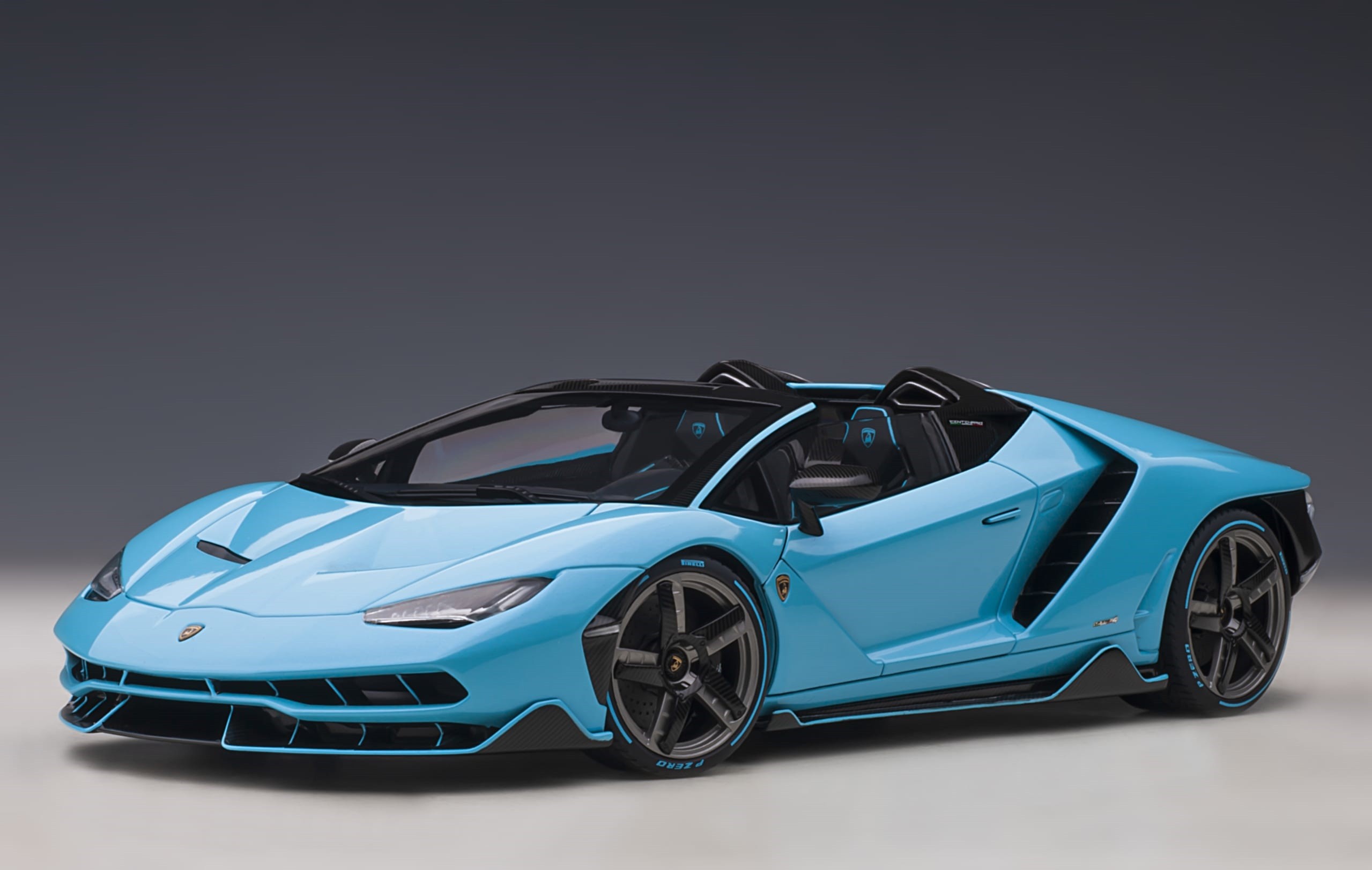 Lamborghini Centenario Roadster (Blu Cepheus/ Pearl Blue) - Autoart 1/18 -  79206 - Passion Diecast