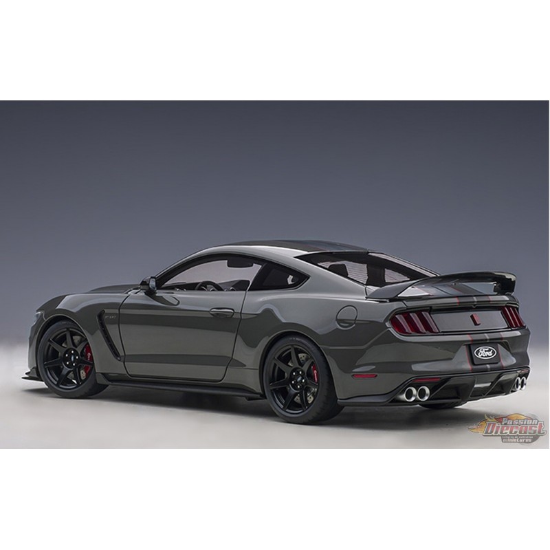 AutoArt 72930 Ford MUSTANG SHELBY GT-350 R 1:18 NEW in Box Lead Foot GREY w//BLK