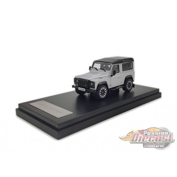 2018 Land Rover Defender 90 works V8 70th Edition Diecast model car - Silver - LCD Models 1:64 - 64016 SIL2018- Passion Diecast 