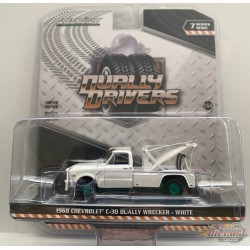 1968 Chevrolet C-30 Dually Wrecker en blanc  - Dually Drivers  7 - GREENMACHINE 1-64 - 46070 AGR Passion Diecast