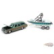 1973 Chevy Caprice Woody Wagon en vert avec bateau Mastercraft et remorque - Johnny Lightning  1:64 - JLBT015 JLSP204-A