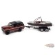 1969 International Scout II en rouge et noir avec Malibu Boat et remorque  - Johnny Lightning  1:64 - JLBT015 JLSP205-A