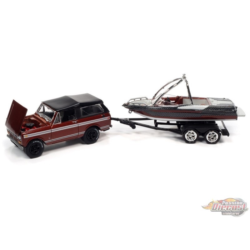 1969 International Scout II in Red and Black with Malibu Boat and Trailer -  Johnny Lightning 1:64 - JLBT015 - JLSP205 A