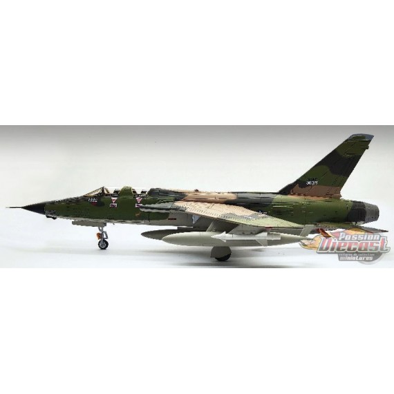 Republic F-105F Thunderchief  / USAF 355th TFW, 357th TFS, Leo Thorsness, Vietnam, April 19th 1967 - Hobby Master 1/72 HA2551 - 