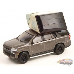 2021 Chevrolet Tahoe Z71 with Modern Rooftop Tent - The Great Outdoors Series 1- Greenlight 1-64 - 38010 E