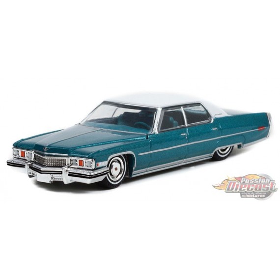 1973 Cadillac Sedan deVille - en Teal avec toit blanc - California Lowriders Series 1 - 1/64 Greenlight -63010 F-PassionDiecast