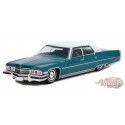 1973 Cadillac Sedan deVille - en Teal avec toit blanc - California Lowriders Series 1 - 1/64 Greenlight - 63010 F