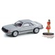1979 Ford Mustang Coupe Ghia avec une femme en robe - The Hobby Shop Series 12 - 1/64 Greenlight - 97120 B - Passion Diecast 