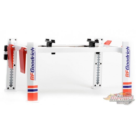 Lift à quatre poteau - BFGoodrich Tires - Greenlight -  1/18 13629  Passion Diecast 