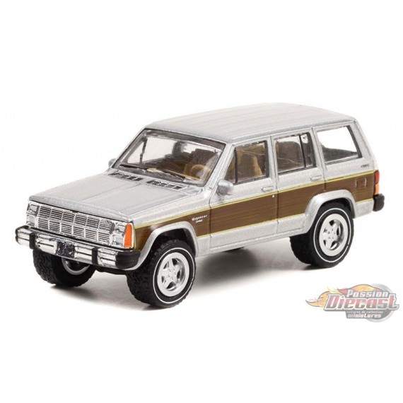 1986 Jeep Cherokee Wagoneer - MacGyver  - Hollywood Series 34 - 1/64 Greenlight - 44940 C Passion Diecast 