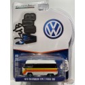 1976 Volkswagen Type 2 - Armor All  - Club Vee-Dub Series 13  GREENMACHINE 1/64 - 36030 BGR