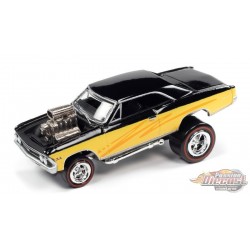 1966 Chevrolet Chevelle in Gloss Black & Yellow - Zinger - Johnny Lightning 1:64 - JLSP208 A -  Passion Diecast 